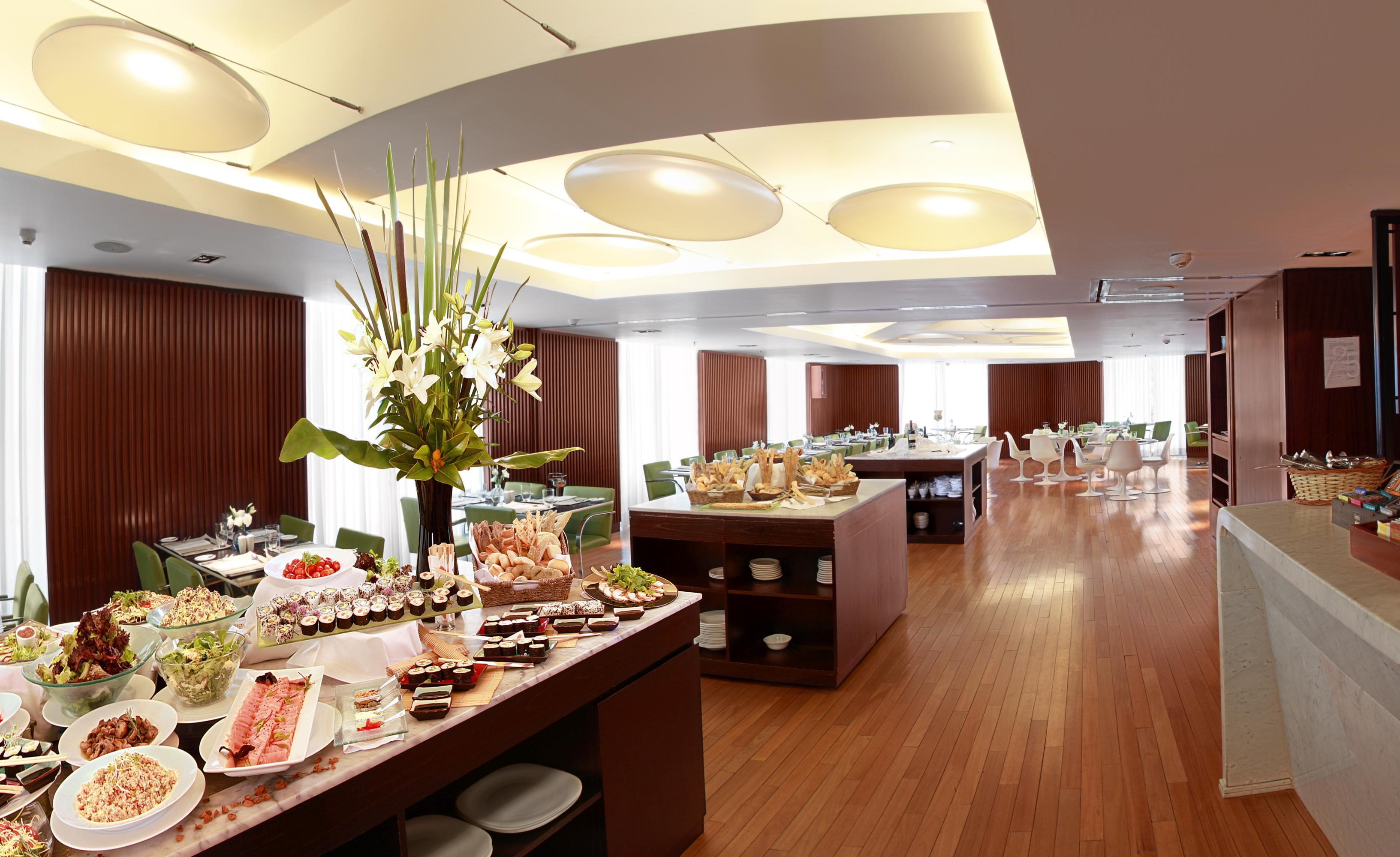 725 Continental Hotel Buenos Aires Eksteriør bilde The Club at Changi Airport