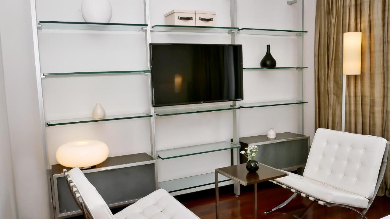 725 Continental Hotel Buenos Aires Eksteriør bilde A flat screen television